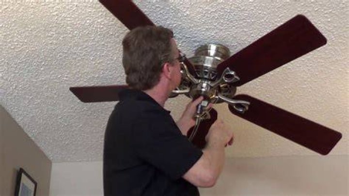 How to remove a ceiling fan
