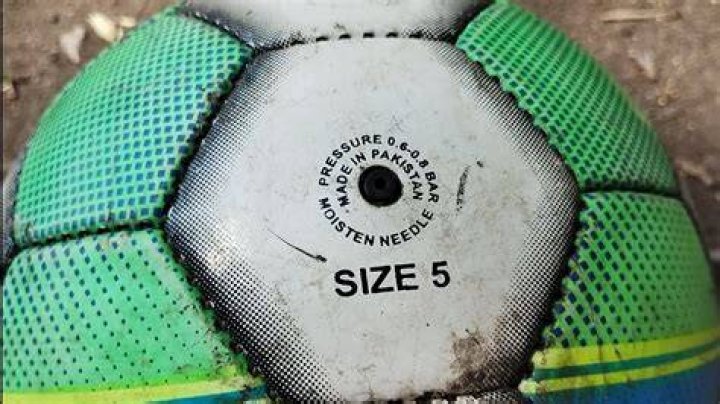Moisten Needle - How To Discuss
