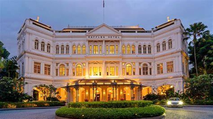 Raffles hotel - How To Discuss