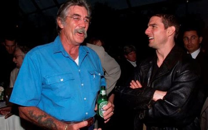 What Kind Of Sunglasses Does R Lee Ermey Wear